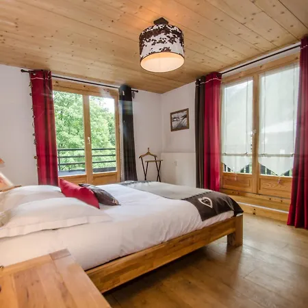 Superbe 3 Etoiles A Chamonix, 2 Chambres, Balcon, Cheminee Deco, Parking Et Wi-fi - Fr-1-343-197 Apartment