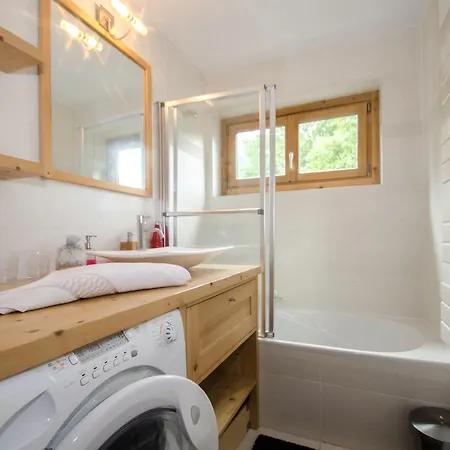 Superbe 3 Etoiles A Chamonix, 2 Chambres, Balcon, Cheminee Deco, Parking Et Wi-fi - Fr-1-343-197 Apartment Chamonix
