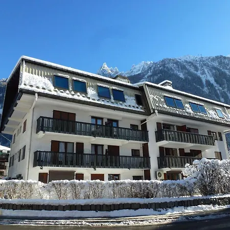 Apartment Superbe 3 Etoiles A Chamonix, 2 Chambres, Balcon, Cheminee Deco, Parking Et Wi-fi - Fr-1-343-197